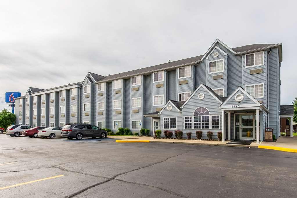 Motel 6 Indianapolis Carmel Exterior photo